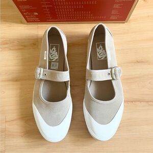 Vans MARY JANE 'Suede atmosphere
Women Size 10.0 US Mens 8.5 US